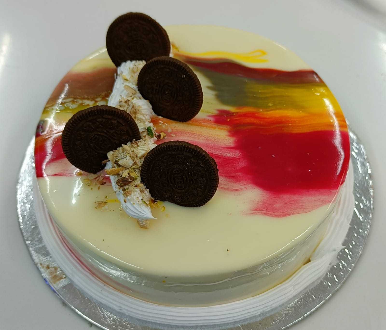 Premium RED N White Velvet Cake